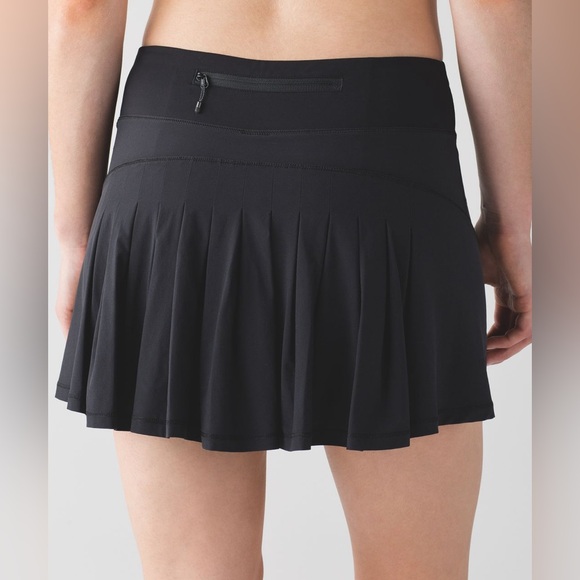 Lululemon Circuit Breaker Skirt (Tall) Black, Size 10 - Picture 1 of 10